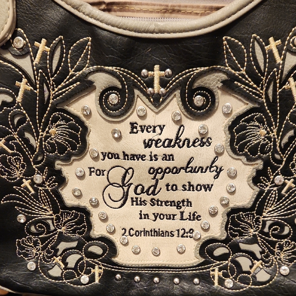 Elegant Black and Cream Women's Bag